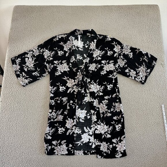 Spiritual Gangster Maya Black Floral Tie Front Kimono Robe Cover Up Duster - Picture 8 of 14